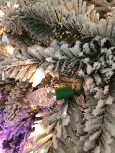 Fabricants en gros de lumières de Noël pré-éclairées WRGB en forme de fraises, arbre de Noël <span class=keywords><strong>artificiel</strong></span> avec effet de neige - Product Image 2
