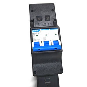 PDU <span class=keywords><strong>de</strong></span> 50KW y 12 Puertos IEC C19 <span class=keywords><strong>de</strong></span> Alta Resistencia con Interruptor <span class=keywords><strong>de</strong></span> Circuito <span class=keywords><strong>de</strong></span> 3 Polos, Toma <span class=keywords><strong>de</strong></span> Corriente para Rack, Regleta <span class=keywords><strong>de</strong></span> Alimentación C19 - Product Image 5