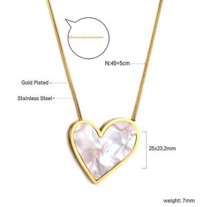 Collar Personalizado de Moda con Forma de Corazón Rectangular, Chapado en Oro de 18k, Acero Inoxidable con Abulón, Zirconia, Inicial y Concha para Mujer - Product Image 3