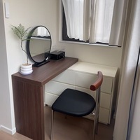 Coiffeuse moderne personnalisée avec miroir, commode en bois à tiroirs et petit meuble de rangement pour chambre à coucher, hôtel et salon