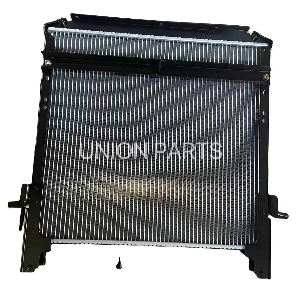 ISUZU NPR Radiator 8-98095-588-1 - Reliable Performance