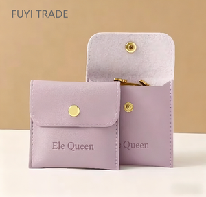 กระเป๋าใส่เครื่องประดับหนัง PU นุ่มหรูหรา พร้อมโลโก้พิมพ์ลาย ปิดด้วยกระดุมแป๊ก สำหรับเก็บของขวัญชิ้นเล็กๆ - Product Image 1