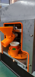 Vente à chaud Distributeur automatique de jus de pomme avec système de refroidissement Écran tactile Systèmes de paiement personnalisés - Product Image 6