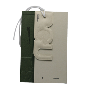 カスタム ファッション デザイン ロゴ ブランド名 立体 プレス加工 高品質 高級 衣類タグ 下げ札 - Product Image 1