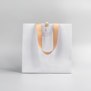 Bolsa de Papel Ecológica y Sostenible para Cosméticos, con Logotipo Personalizado al por Mayor, Bolsa de Compras Blanca con Asa de Listón - Product Image 3