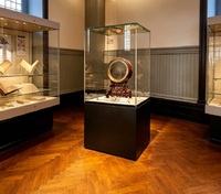 Comptoir d'exposition d'artefacts de qualité muséale professionnelle, vitrine en verre pour la préservation des objets anciens