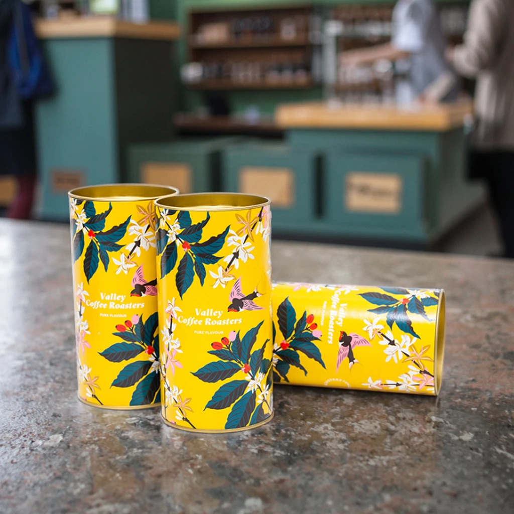 Custom Tea Story Gold Tinplate Lid Paperboard Carton Tube Packaging Cylinder Shape For Vodka Coffee And Cookies