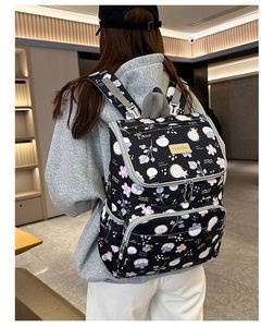 Bolsa de Maternidad Multifuncional Impermeable, Mochila de Gran Capacidad para Pañales de Bebé - Product Image 4