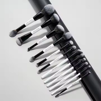 Pinceaux de maquillage à double face en cheveux synthétiques pour le visage Styles plats/ronds pour l'application de fard à joues Contour Foundation Concealer