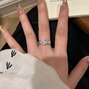 Bague de ceinture en argent pur S925 avec incrustation de diamants brossés, design de ceinture unique tendance et luxueux, diamant taillé - Product Image 5