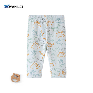 Bộ đồ mặc nhà trẻ em chất liệu nhung mềm mại, kiểu dáng thời trang, chất liệu cotton mùa hè, màu sắc phong phú và chất liệu mềm mại, thích hợp làm áo khoác ngoài cho bé trai. - Product Image 3