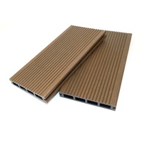 Planche composite antidérapante et étanche en WPC pour terrasse extérieure, escalier, parc et piscine, durée de vie supérieure à 15 ans