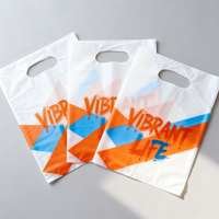 Sacs en LDPE mat personnalisés pour T-shirts avec découpe givrée, fond plat, poignée longue – Sacs cadeaux réutilisables (Marque Zhongzhou)