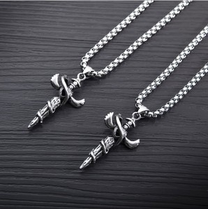 Collar de Acero Inoxidable con Cruz de Ópalo en Forma de Serpiente y Inicial Dorada para Hombre - Product Image 4