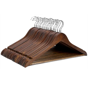 Vente en gros : Cintre simple en bois massif avec crochet pivotant à 360°, multifonctionnel pour la maison et le salon - Product Image 1