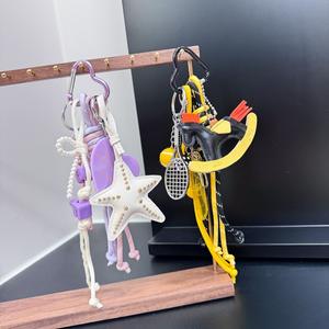 Amor caballo de madera tejido cordón colgante llavero - Product Image 4