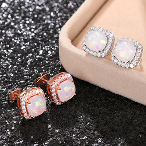 Orecchini a Perno con Cristalli Geometrici per Donne, Eleganti Accessori per Uso Quotidiano e Feste - Product Image 2