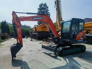 Excavadora de cadenas Doosan DX55-9C usada, excavadora hidráulica de 5.5 toneladas con motor potente para construcción y movimiento de tierras, en stock. - Product Image 2