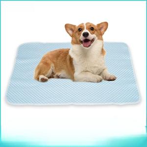 Vente en gros de couches pour chiots absorbantes et durables, lavables en machine, réutilisables, imperméables - Product Image 1