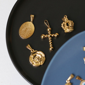Rosenbesetztes Seepferdchen Flugzeug Einhorn Eisen 18K Goldton Vintage Halskette Anhänger Pulloverkette - Product Image 3