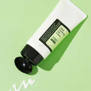 Crème solaire apaisante à l'aloès de marque privée crème solaire quotidienne légère écran solaire hydratant à l'extrait de feuilles SPF 50 pour les soins du visage en Corée