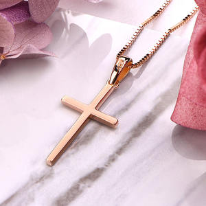 Collana con Croce in Argento 925 Design Minimalista Gioielli Cristiani Placcati Oro per Uomo e Donna Gioielleria Fine all'Ingrosso - Product Image 5