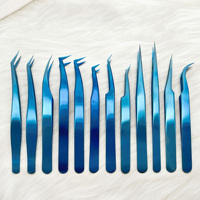 Pince à épiler pour extensions de cils Yucagci en acier inoxydable, bleu mat doré, motif plume et dauphin, pointe lisse, durable et précise