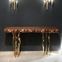 Console de rangement d'entrée en bois massif sculpté 3D avec pieds en métal doré ondulé pour villa, hall, hôtel - Meuble décoratif