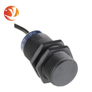 Neuf d'origine -Schneider- XS4P30MA230 16 E/S 110V Capteur de commutation photoélectrique PLC programmable - Product Image 4