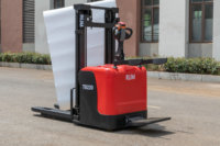 Gerbeur électrique populaire en gros 1 tonne 3M à mât double/triple, grande batterie lithium-ion 24V, pneus en PU, fonctionnement en position debout