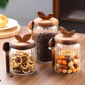 Venta al por Mayor de Recipientes de Vidrio para Almacenamiento de Cocina <span class=keywords><strong>con</strong></span> Rayas Verticales Acordonadas, <span class=keywords><strong>con</strong></span> <span class=keywords><strong>Tapa</strong></span> de Madera y Cuchara - Product Image 2