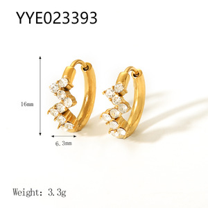 Venta al por mayor 14K chapado en oro Huggie pendientes no deslustre luz lujo geométrico circón moda Stud moda mujeres bodas fiestas - Product Image 4