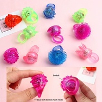 Bague LED Lumineuse en Silicone en Forme de Cœur Fraise, Clignotante, Unisexe, à partir de 14 Ans, Fourniture Directe