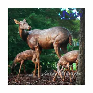 Ornamenti di animali selvatici in bronzo all'aperto a grandezza naturale rame ottone bronzo cervo cervo famiglia statua scultura