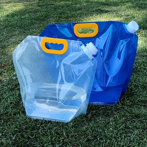 Sac souple transparent bleu de 5L et 10L en stock avec poignée pour emballage de mayonnaise, ketchup, lait, eau, bière, vin et autres liquides - Product Image 3