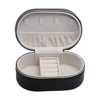 Boîte à bijoux ovale moderne en cuir PU avec doublure en velours, personnalisable avec logo, organiseur de voyage pour bijoux, design gaufré pour marques de bijoux (OEM/ODM)