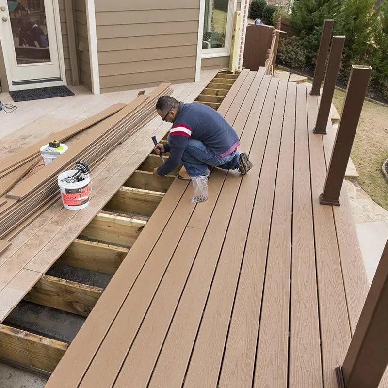 Pavimentazione esterna del balcone di decking del wpc in rilievo 3D con resistenza alle alte temperature e lunga durata senza manutenzione