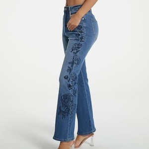 Jeans pour femmes en gros, personnalisés, délavés, brodés de fleurs, en denim, coupe évasée, tendance - Product Image 2