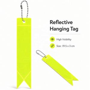 Étiquette réfléchissante haute visibilité pour sac d'école, réflecteur de sécurité nocturne, porte-clés, pendentif en PVC souple jaune fluo pour enfants - Product Image 1