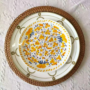 Rosa Blumen geprägte Keramik Ladegerät Spitze Rand Porzellan Teller Teller Wieder verwendbares Geschirr Set für Partys - Product Image 3