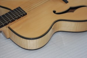 Chitarra Elettrica Archtop Artigianale Yunzhi con Top in Abete, Corpo in Acero, Manico in Acero, Tastiera in Ebano, Personalizzabile, Stile <span class=keywords><strong>Jazz</strong></span> - Product Image 4