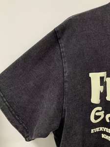 T-shirt noir en coton 100% tricoté surdimensionné et délavé avec un motif de pomme de dessin animé - Tee-shirt vintage streetwear FniBrand - Product Image 4