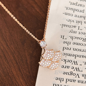 Collana a doppio strato con farfalla <span class=keywords><strong>e</strong></span> fiore in ottone, con <span class=keywords><strong>stelle</strong></span> <span class=keywords><strong>e</strong></span> diamanti - Gioiello semplice con catena a collare - Product Image 2