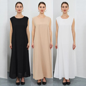 Sottoveste Islamica in Raso Senza Maniche, Abito Musulmano Dubai, Vestito Interno Semplice, Abito Lungo - Product Image 1