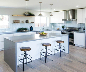 Gabinete de Cocina Modular de Madera con Acabado Brillante Personalizado, Diseño Moderno y Lujoso para Apartamentos y Villas - Product Image 2