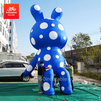 Mascotte gonflable géante personnalisée de lapin animal coloré de dessin animé avec lumière LED pour les décorations