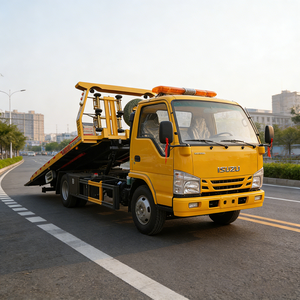 Camion de dépannage japonais 1SUZU 4X2 4 tonnes, camion de sauvetage à plateau, camion de remorquage à plateau hydraulique, petit véhicule de sauvetage routier - Product Image 3