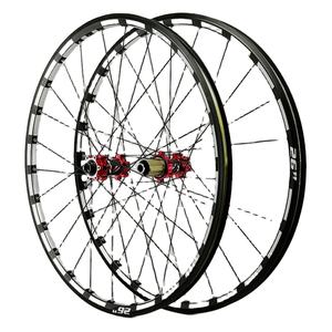 <span class=keywords><strong>Roue</strong></span> <span class=keywords><strong>de</strong></span> montagne tout-terrain rapide pour descente <span class=keywords><strong>de</strong></span> 26/27,5/29 <span class=keywords><strong>pouces</strong></span> avec <span class=keywords><strong>axe</strong></span> avant 15*100/110 et <span class=keywords><strong>axe</strong></span> arrière 142/148*12, jante en alliage - Product Image 4