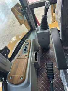 Chargeuse-pelleteuse Caterpillar 420F d'occasion avec bras extensible - Product Image 4