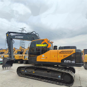 Excavatrice Hyundai 225LC-9S de 22 tonnes avec moteur 5.9C de 140 kW, godet de 1,1 m, modèle 2018, machine d'occasion robuste pour projets de construction - Product Image 4